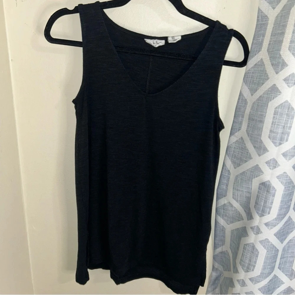 Nicole Miller black sleeveless tank top